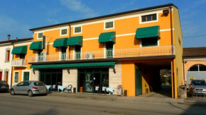 Отель Albergo Simonati  Повельяно-Веронезе